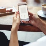debel_smartline_smartphone-paa-cafe_web Motoriserede gardiner-app-Debel