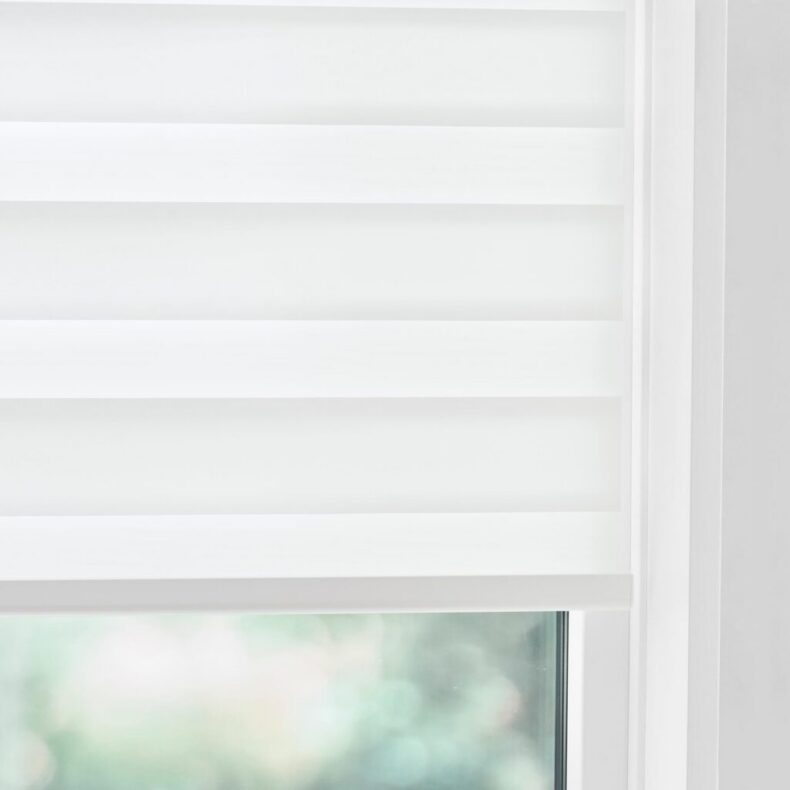 Debel_Touch_DUO_RLB_Offwhite_03_web-1024x1024-1.jpg Touch Duo rullegardin